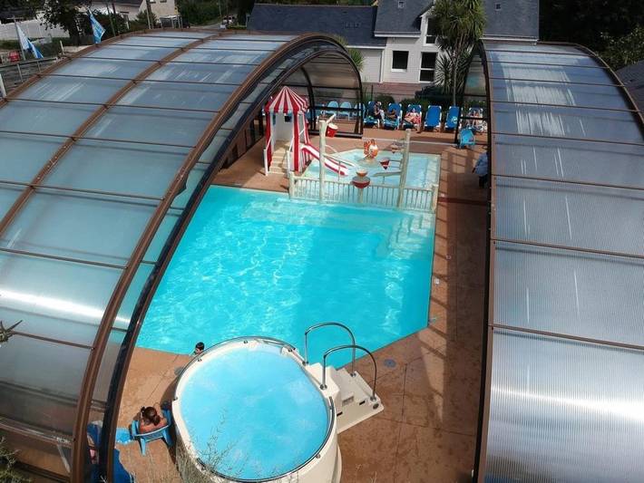 Camping pour 6 personnes, avec bassin pour enfant