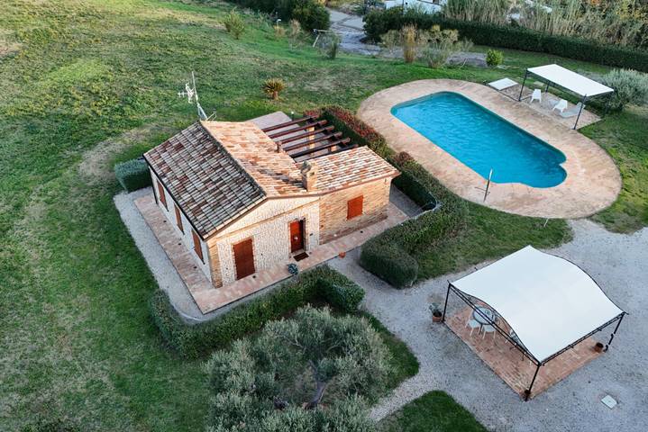 Appartamento per 4 persone, con piscina e giardino a Castelfidardo