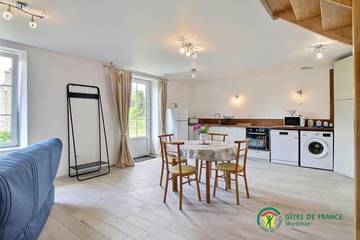Gîte pour 3 personnes, avec terrasse et jardin à Ploërdut
