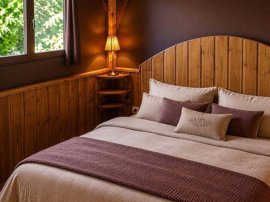 Camping du Manoir de Penn Ar Ster - Tente en toile et en bois 4 personnes - 2 chambres + terrasse in Ergué-Gabéric, Région de Quimper