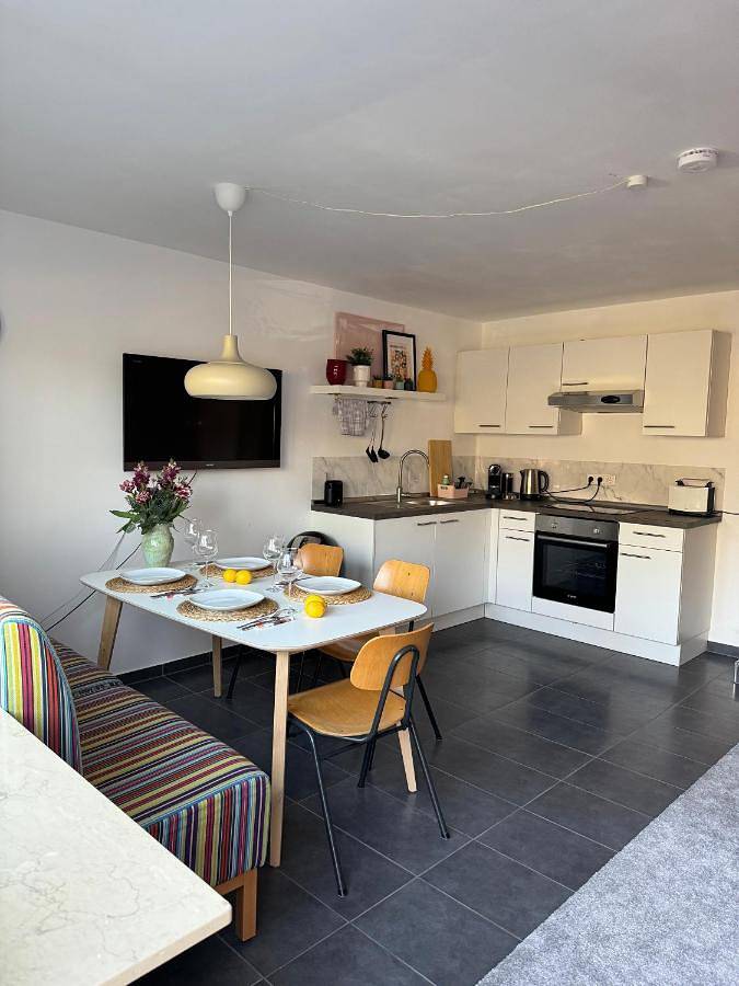 Ferienwohnung für 4 Personen, mit Terrasse und Garten sowie Ausblick in Würzburg