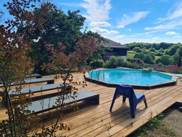 Gîte pour 20 personnes, avec jardin et piscine ainsi que sauna et vue, animaux acceptés à Saint-Germain-des-Champs