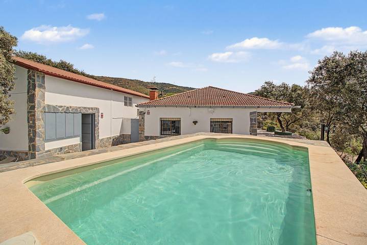 Chalet para 8 personas, con jardín además de vistas al lago y balcón - 1