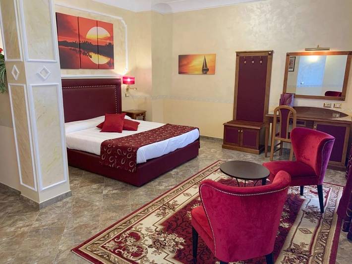 Hôtel pour 2 personnes, avec Balcon et Terrasse ainsi que Jardin et Vue dans Cassino