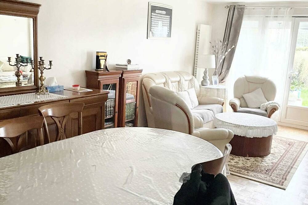 Homerez - Villa encantadora en Élancourt con jardín privado in Élancourt, Yvelines