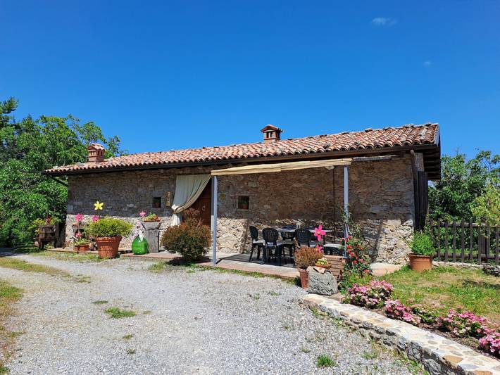 Agriturismo per 6 persone, con giardino e piscina in Garfagnana