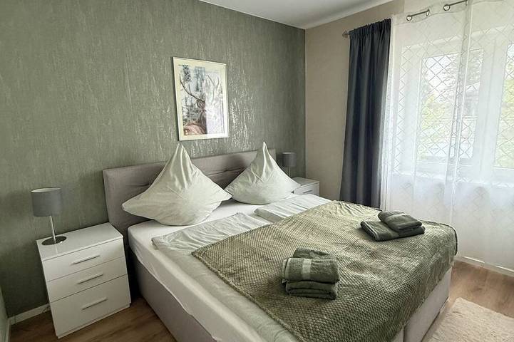 Ganze Wohnung, Exklusive Luxus-Ferienwohnung – modern, lichtdurchflutet, premium ausgestattet in Porta Westfalica, Kreis Minden-Lübbecke
