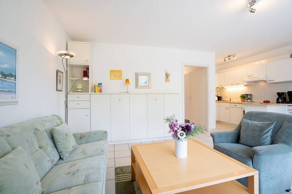 Entire apartment, Vacation apartment \"Lörper 1\" up to 3 persons (non-smoking) in Niendorf, Timmendorfer Strand