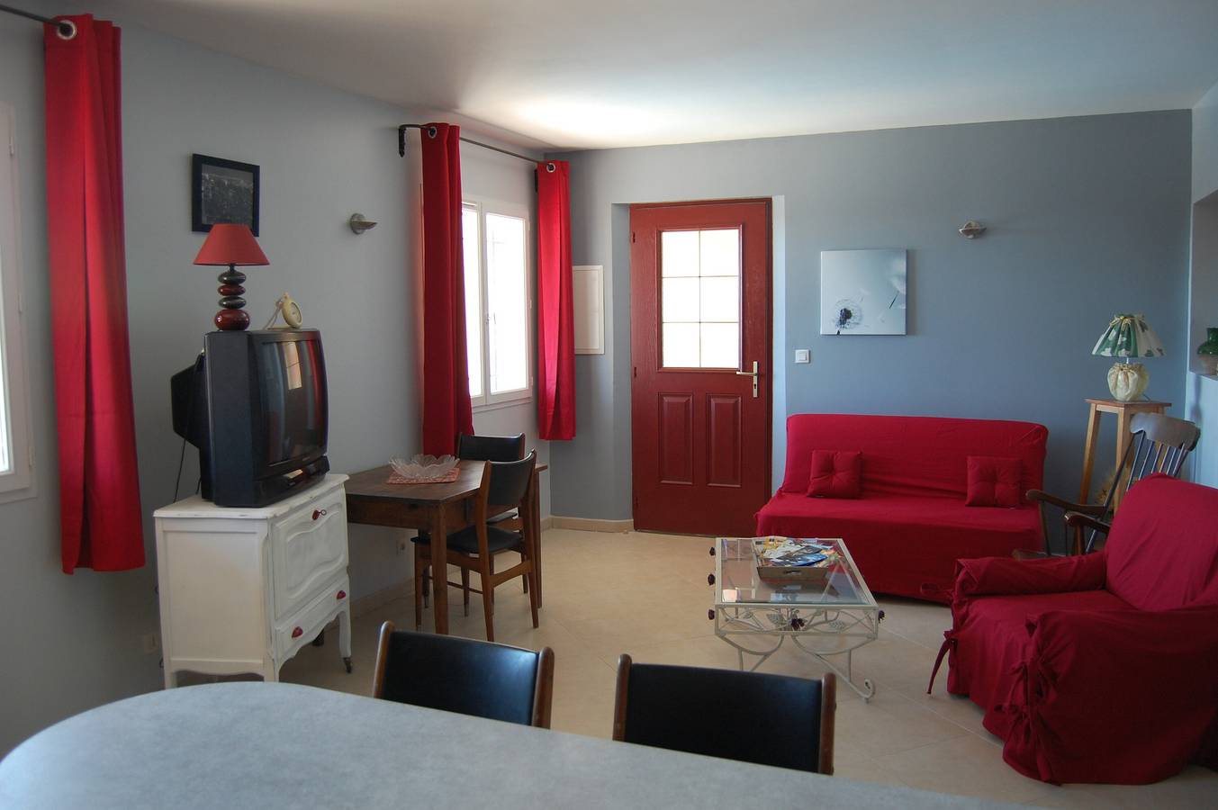 Ferienhaus mit Pool, Bergblick, Wlan und Klimaanlage in Callas, Draguignan Region
