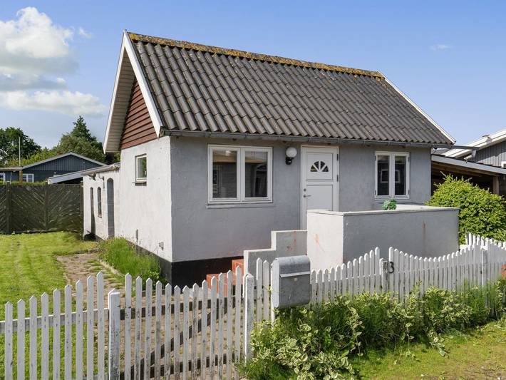 Ferieudlejning for 4 personer, med terrasse i Hasmark Strand