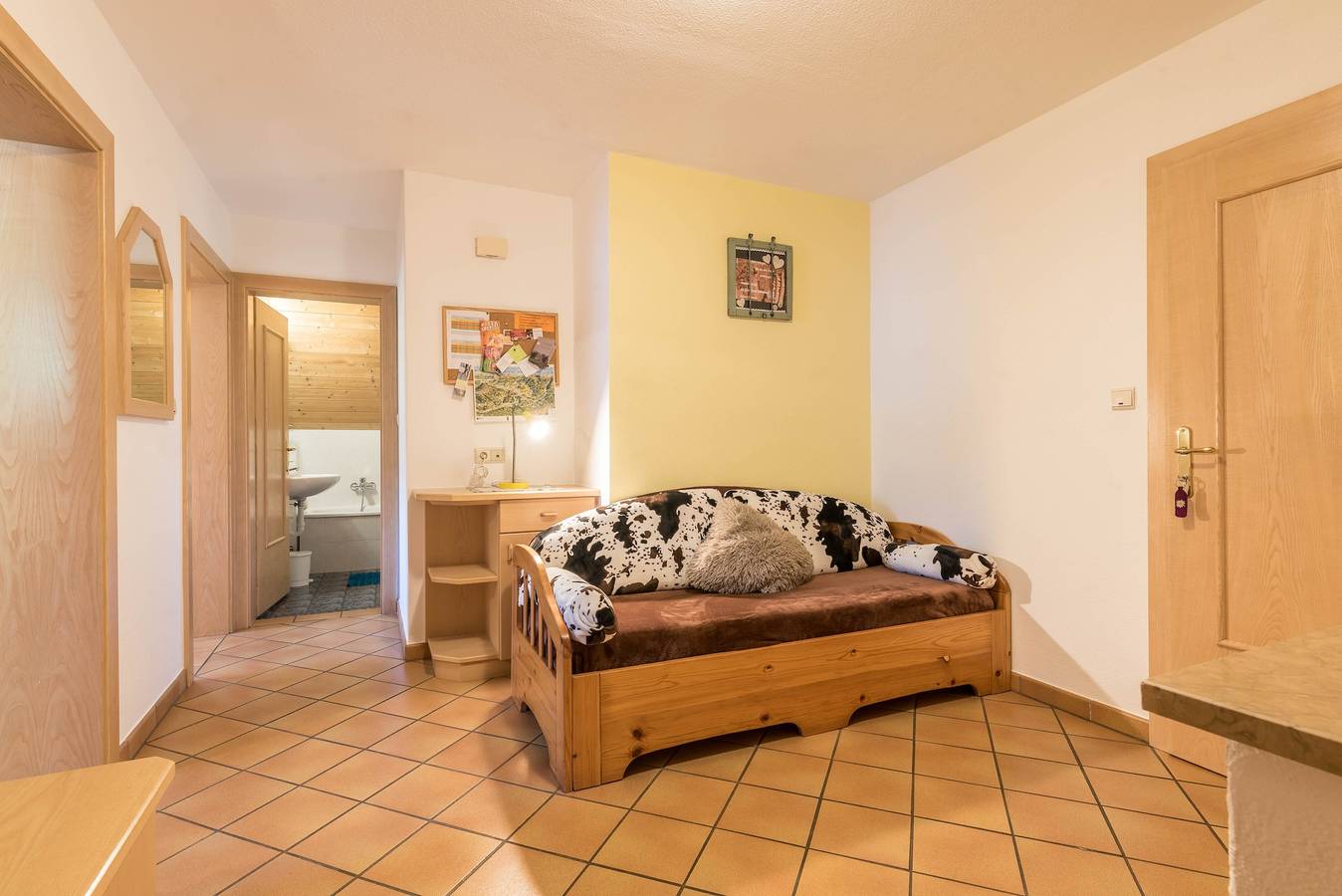 Entire apartment, Oberwieserhof Apartment 3 in South Tyrol with Shared Garden and Wi-Fi in Saint Lorenzen, St. Lorenzen
