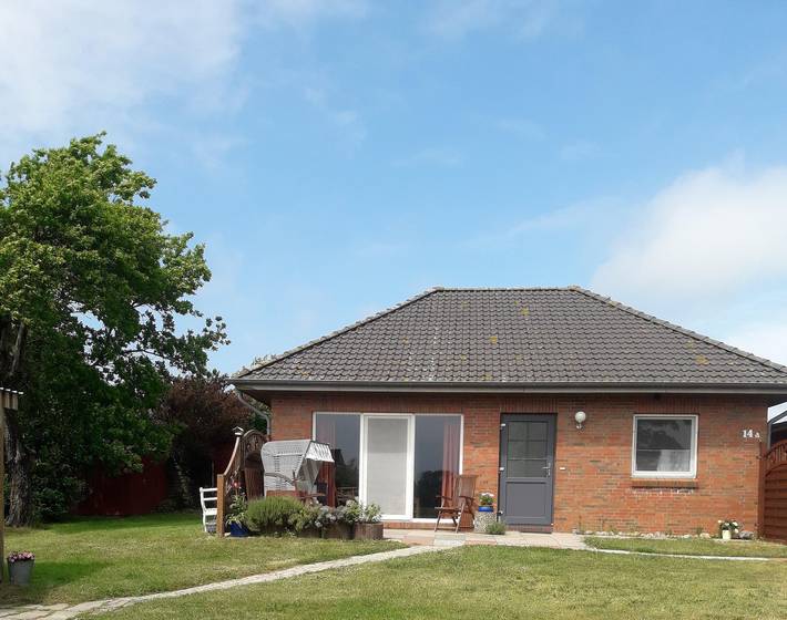 Ferienhaus für 4 Personen, mit Balkon/Terrasse und Terrasse sowie Garten und Ausblick in Tating
