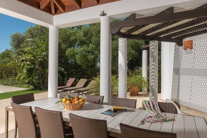 "Luxury Villa Malva" mit Pool, Wlan, Terrasse und Garten in Benalup-Casas Viejas, Costa de la Luz