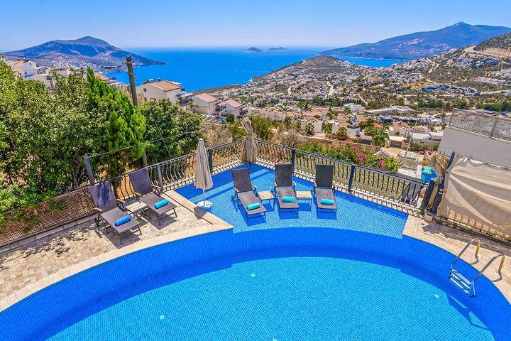 Villa for 10 people, with balcony in Kalkan