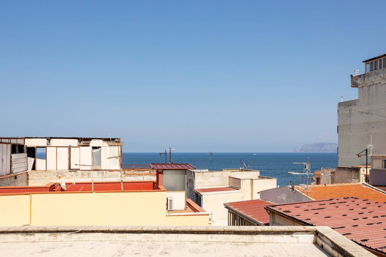 Holiday Home 'Piazzetta Al Mare' with Sea View, Wi-Fi and Air Conditioning in Spiaggia dell'Arenella, Palermo
