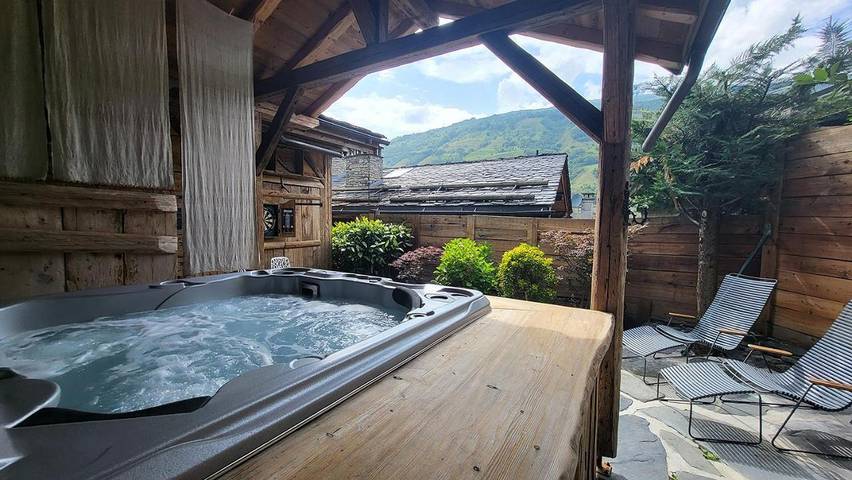 Chambre d’hôte pour 2 personnes, avec jacuzzi et jardin ainsi que piscine et sauna en Savoie - 3