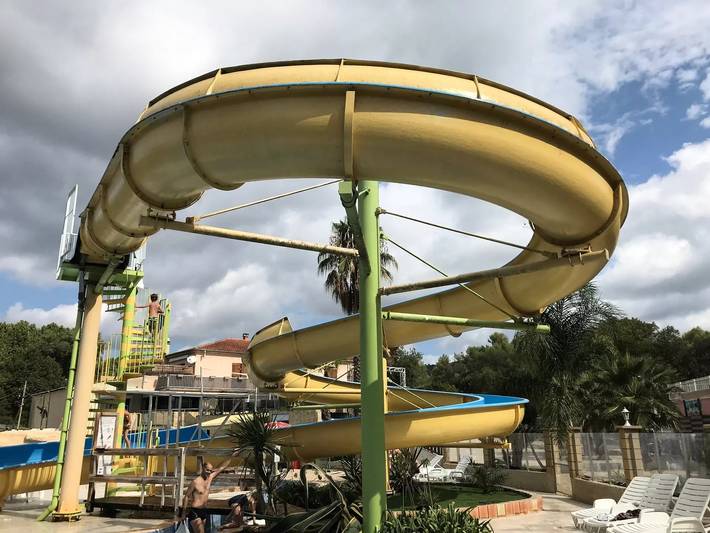 Camping für 5 Personen, mit Terrasse und Pool in Hyeres - 3