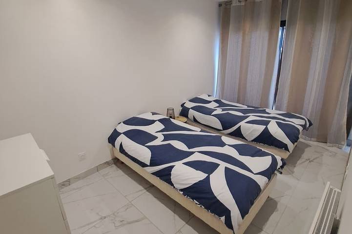 Location de vacances pour 5 personnes, avec terrasse, animaux acceptés dans La Chapelle-Saint-Martin-en-Plaine - 2