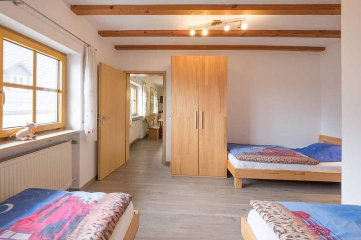 Ganze Wohnung, Neu gestaltete Ferienwohnung für bis zu 5 Personen in Wunsiedel, Landkreis Wunsiedel im Fichtelgebirge