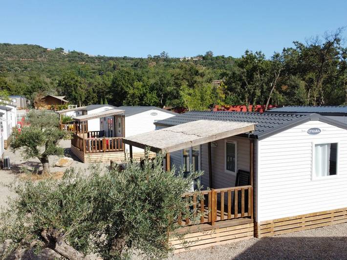 Camping pour 4 personnes, avec terrasse et piscine à Grimaud - 2