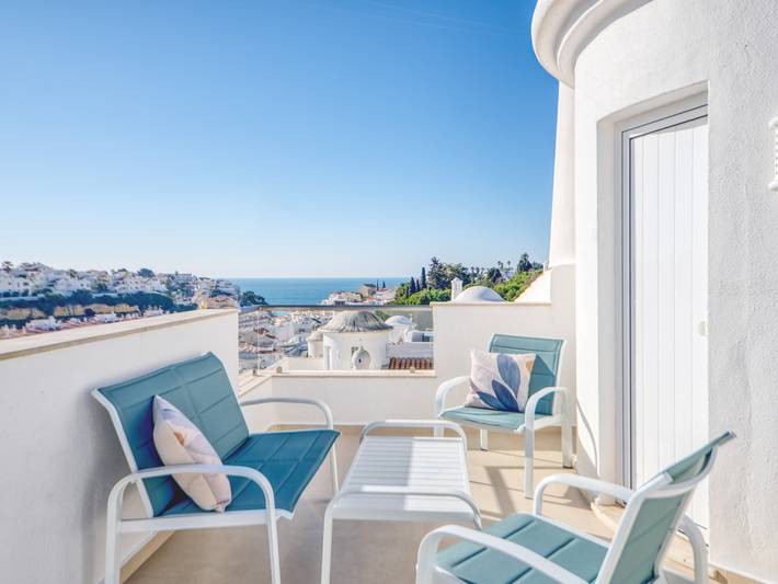 Gîte pour 4 personnes, avec piscine ainsi que balcon et jardin