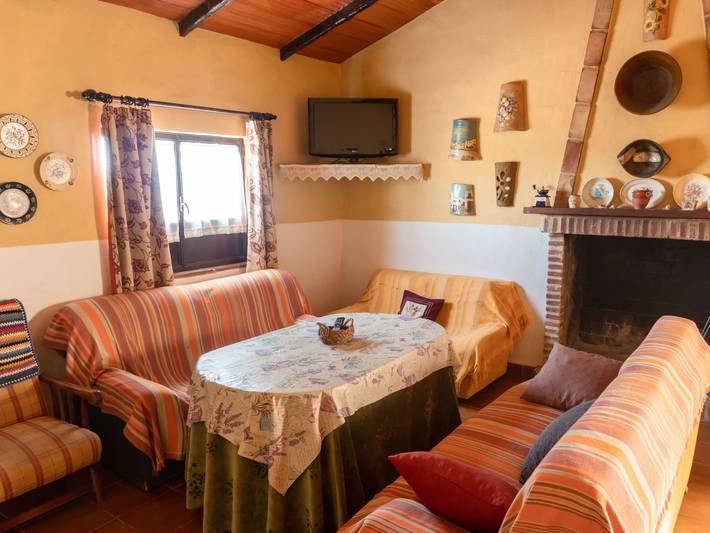 Casa rural para 10 personas, con Terraza y Jardín además de Piscina y Vistas en Cuevas del Becerro - 2