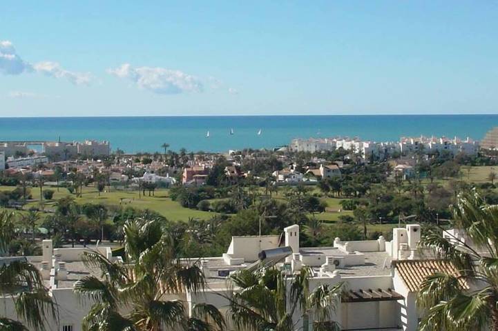 Apartamento para 6 personas, con jardín y piscina en Almerimar