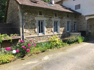 Gîte pour 4 personnes, avec vue ainsi que terrasse et jardin à Ambazac