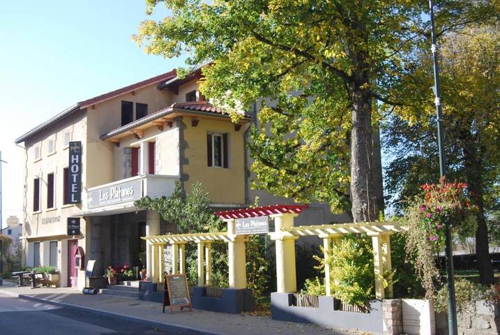Hôtel pour 3 personnes, avec Balcon ainsi que Terrasse et Jardin à Montfaucon-en-Velay