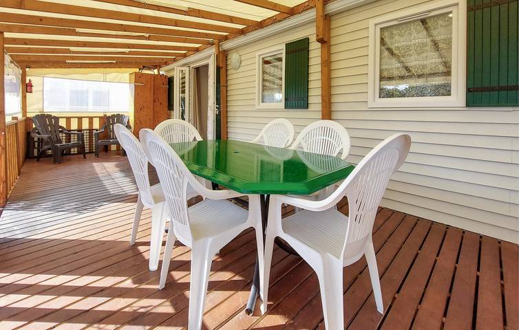 Camping pour 6 personnes, avec terrasse et jardin à Carnac - 2