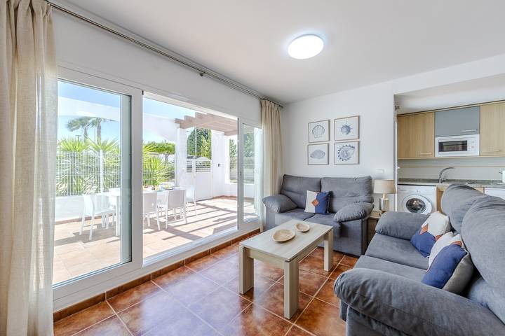 Gîte pour 4 personnes, avec terrasse ainsi que jardin et bassin pour enfant à Mojácar - 3