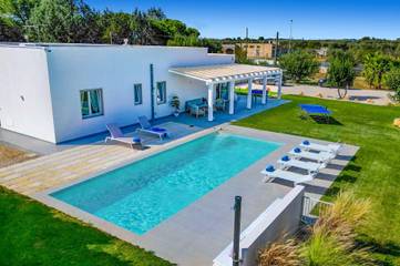 Location de vacances pour 6 personnes, avec jardin à Carovigno