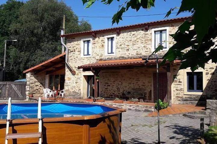 Gîte pour 7 personnes, avec Jacuzzi et Jardin