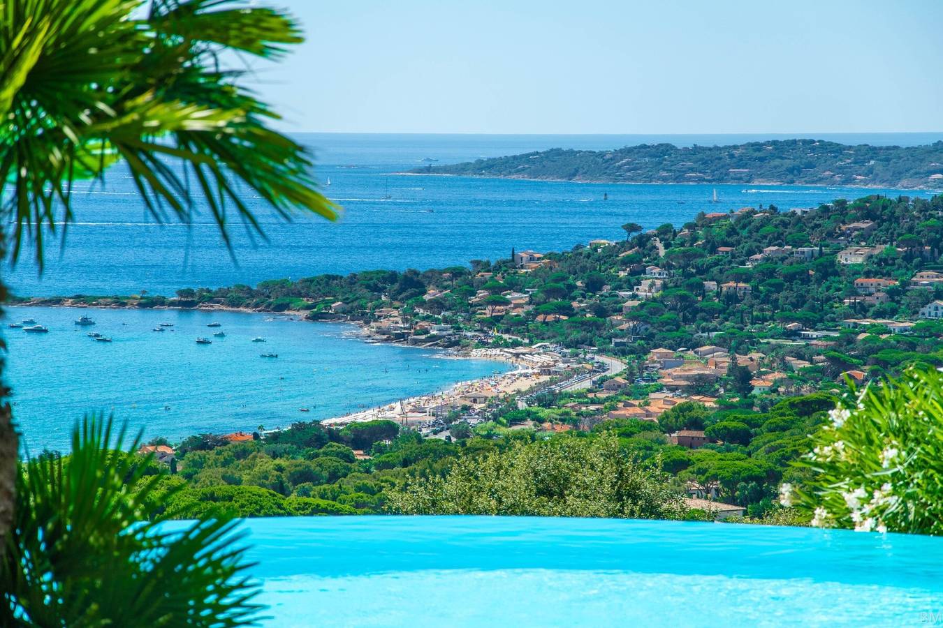 Villa 'Maison Rouge – Esprit Du Sud' mit Meerblick, privatem Pool und Wlan in La Nartelle, Sainte-Maxime