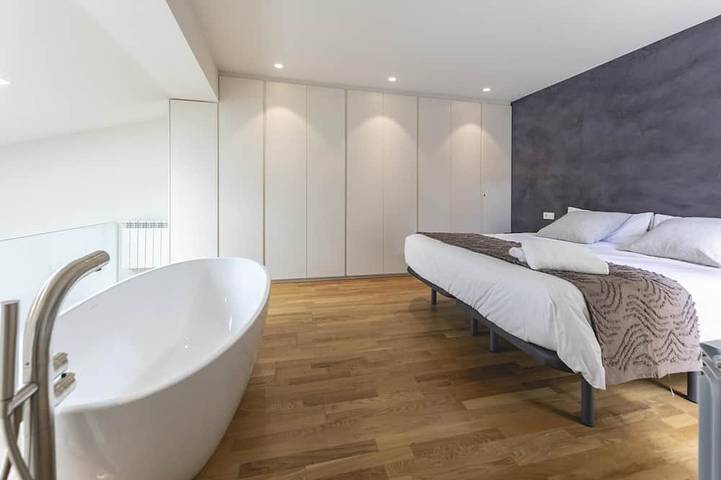 Ganze Wohnung, Bravissimo La Rambla Penthouse, mit Terrasse mit Blick auf die Rambla in Girona, Gironès
