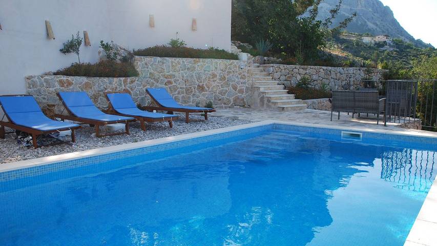 Dom wakacyjny dla 8 osób, z basen i ogród oraz taras w Podgora