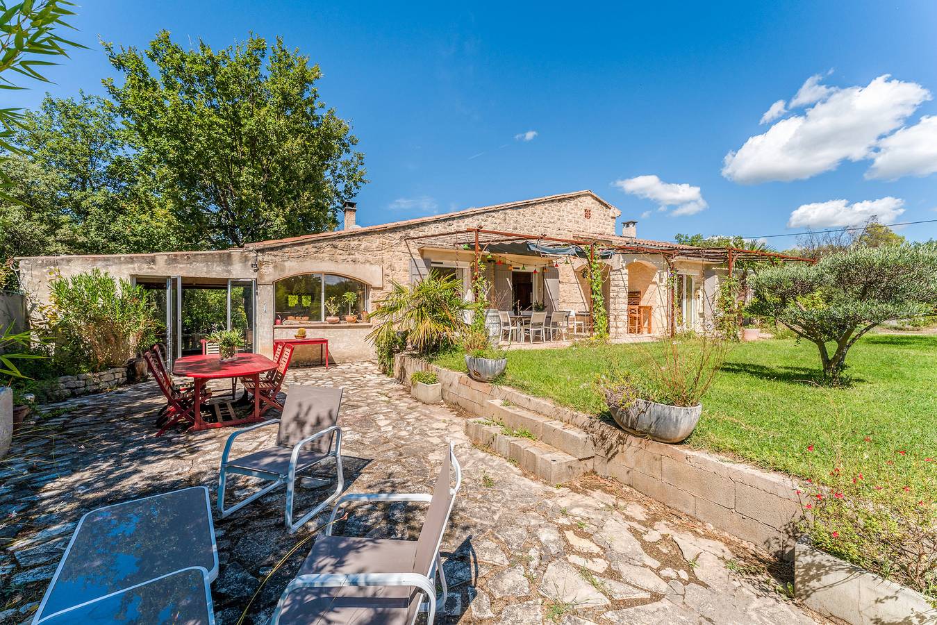 Villa 'Climatisée' mit privater Terrasse, Wlan und Klimaanlage in Caromb, Parc naturel régional du Mont-Ventoux