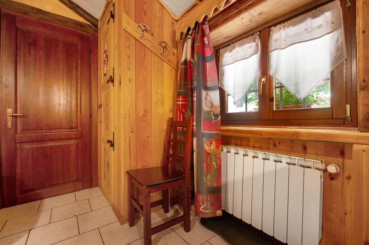 Room '6' with Shared Terrace, Shared Garden and Wi-Fi in Chanavey, Rhêmes-Notre-Dame