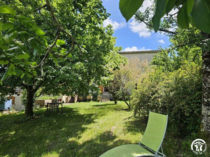 Gîte pour 2 personnes, avec Terrasse et Jardin à Vaour