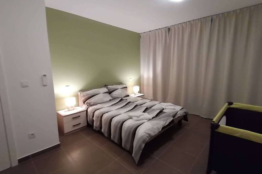 Ganze Wohnung, Wohnung am Strand in Dalmatien in Bilice, Šibenik-Knin