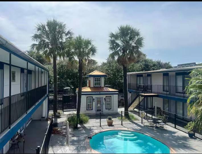 Hotel para 2 personas, con piscina - 1
