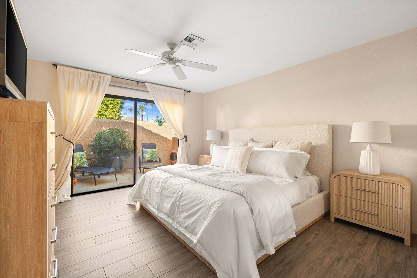 Ganze Wohnung, Ironwood Desert Retreat with Private Jacuzzi Scenic Views in Palm Desert, Coachella Valley