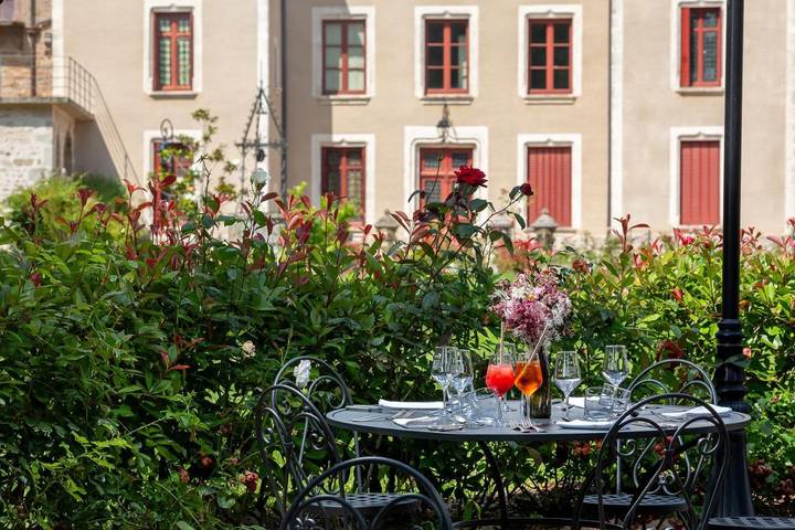 Location de vacances pour 2 personnes, avec jardin ainsi que vue et terrasse, animaux acceptés à Couches - 2