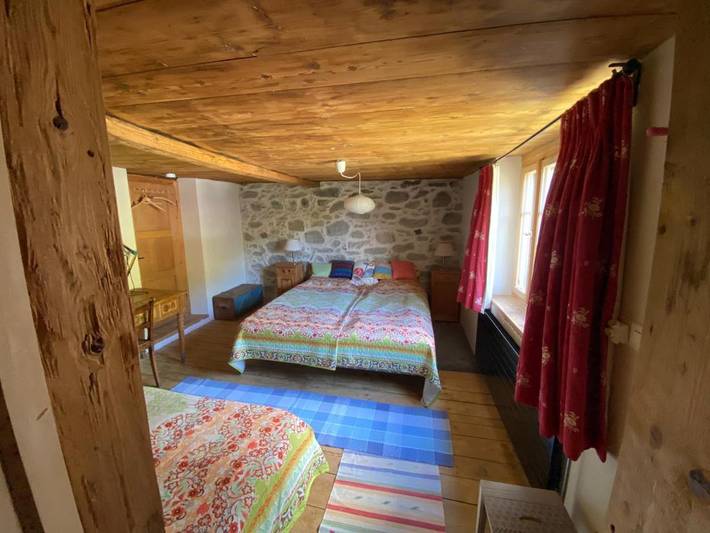 Ferienwohnung für 3 Personen, mit Terrasse und Garten sowie Ausblick in Trun