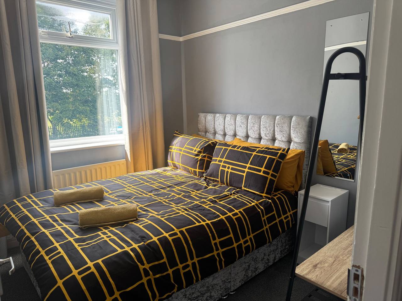 Ganze Ferienwohnung, Apt-Sleeps 9-Parking-Ideal for Contractors-Garden in Newcastle upon Tyne, Nordostengland