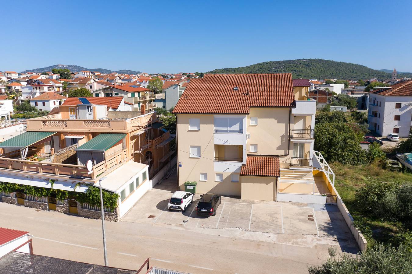 Ganze Wohnung, 2-Zimmer-Ferienwohnung mit Balkon Pirovac, Sibenik A-15659-a in Pirovac, Šibenik-Knin
