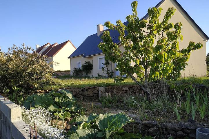 Location de vacances pour 8 personnes, avec Terrasse et Jardin à Coulombs