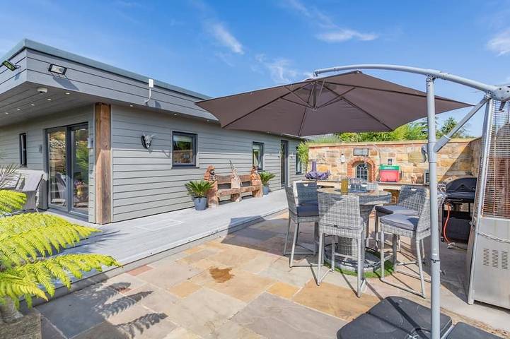 Cottage for 4 people, with Hot tub and Garden in Darlington
