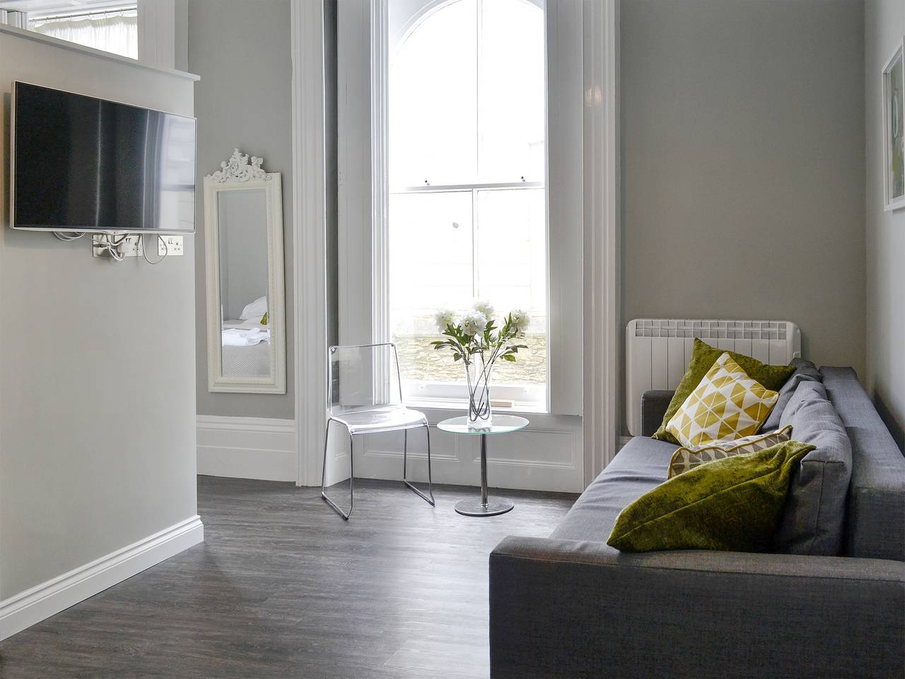 Room Apart 2-Ukc2335 in Plymouth, South West England