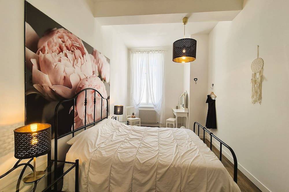 3-star manor house:L'Oustal des Halles with cinema in the center of town in Castelnaudary, Carcassonne region